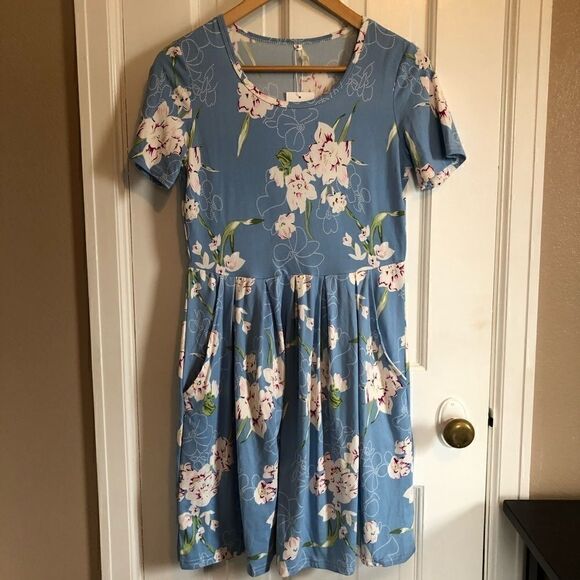 Light blue floral dress  - Picture 3 of 7
